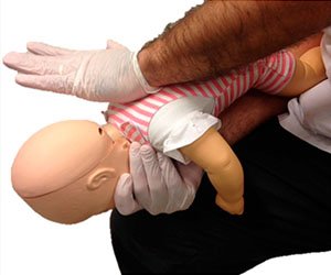Manobra de desengasgo em lactentes Manobra de desengasgo em lactentes