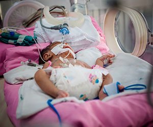 Cuidados com a pele do recém-nascido prematuro Cuidados com a pele do recém-nascido prematuro