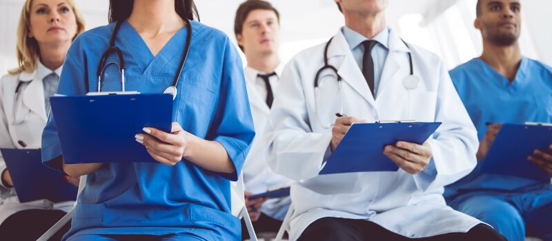Escovação dental na UTI para prevenção da PAVM